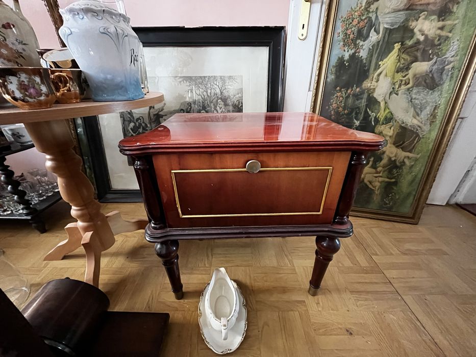 Vintage komplet mebli do sypialni. Wysoki połysk