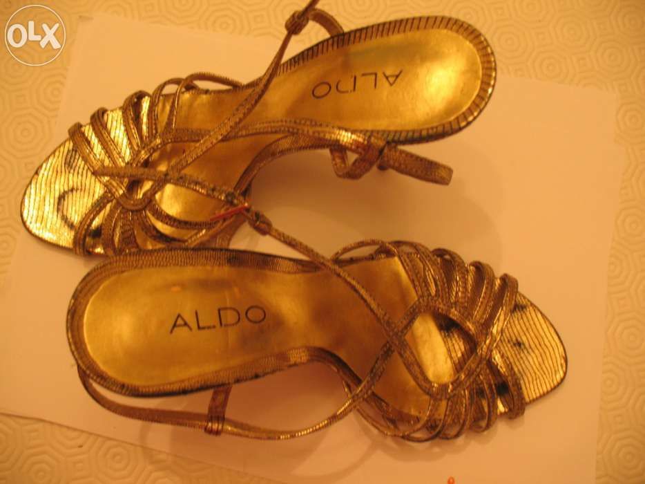 Sapatos Aldo Dourados