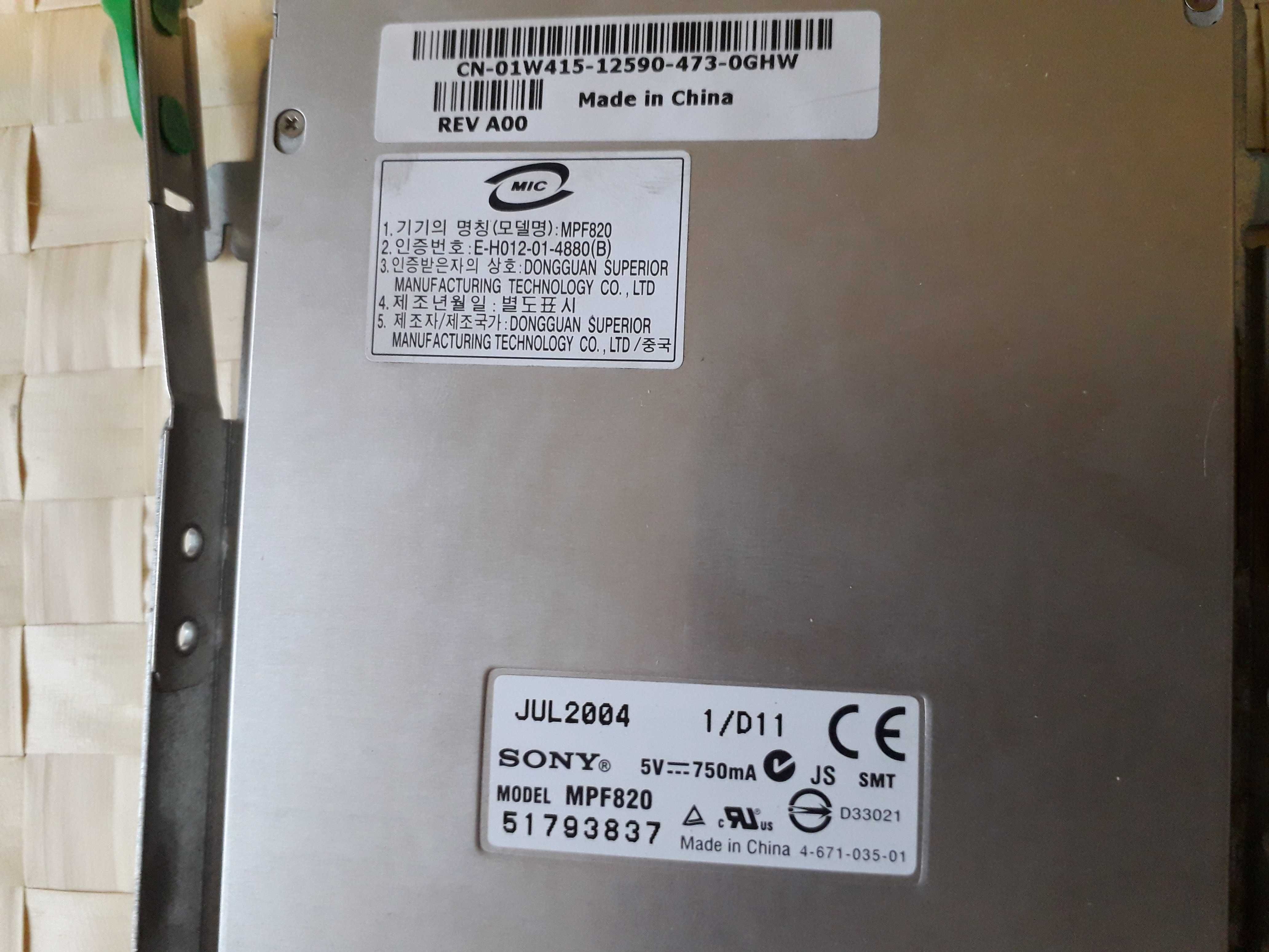 Napęd DVD Teac,Dysk 40 GB Hitachi,,stacja dysk.Sony