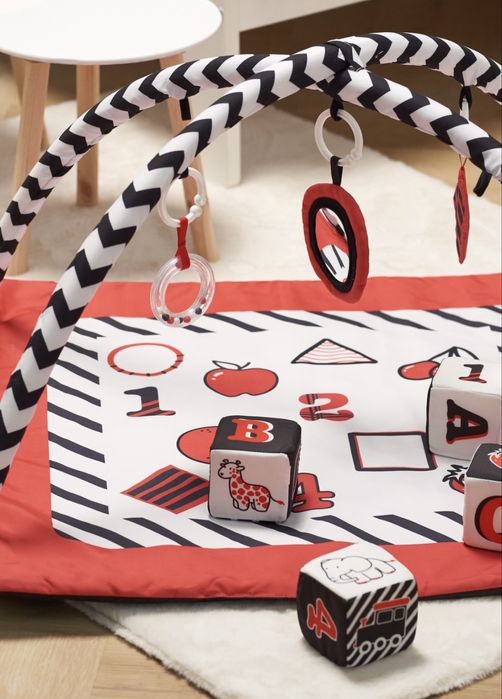 Розвиваючий килимок для немовят