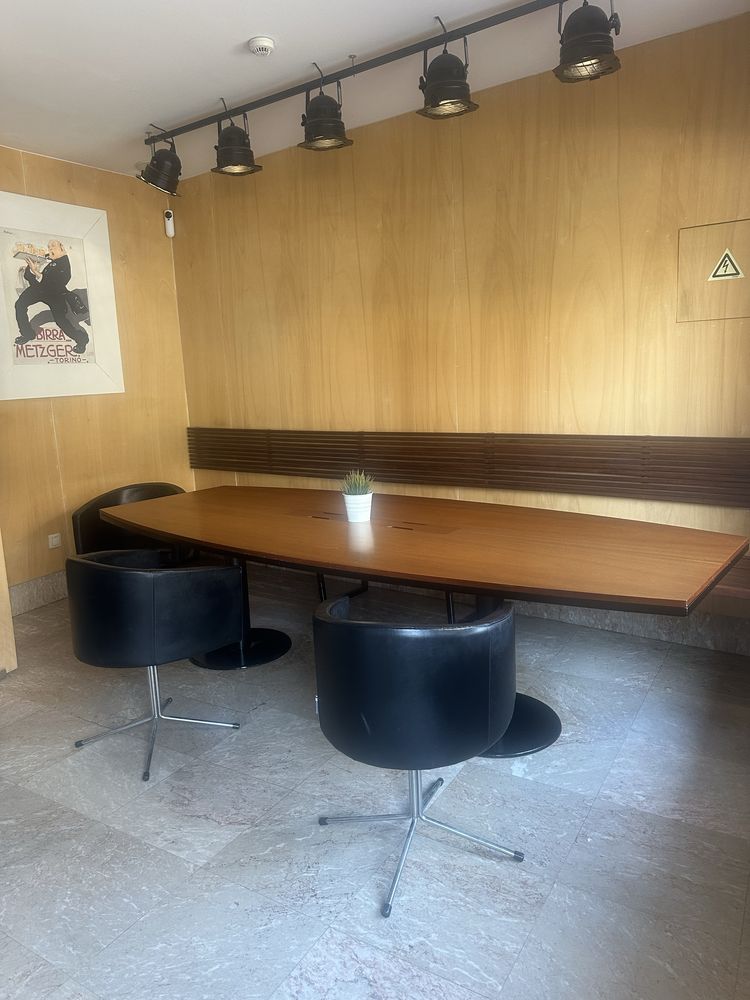 Mesa de Reuniões ou de Jantar