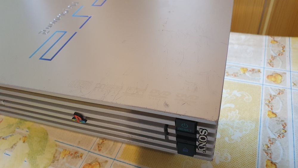 Konsola PS2 FAT Silver 500GB +Network Adapter