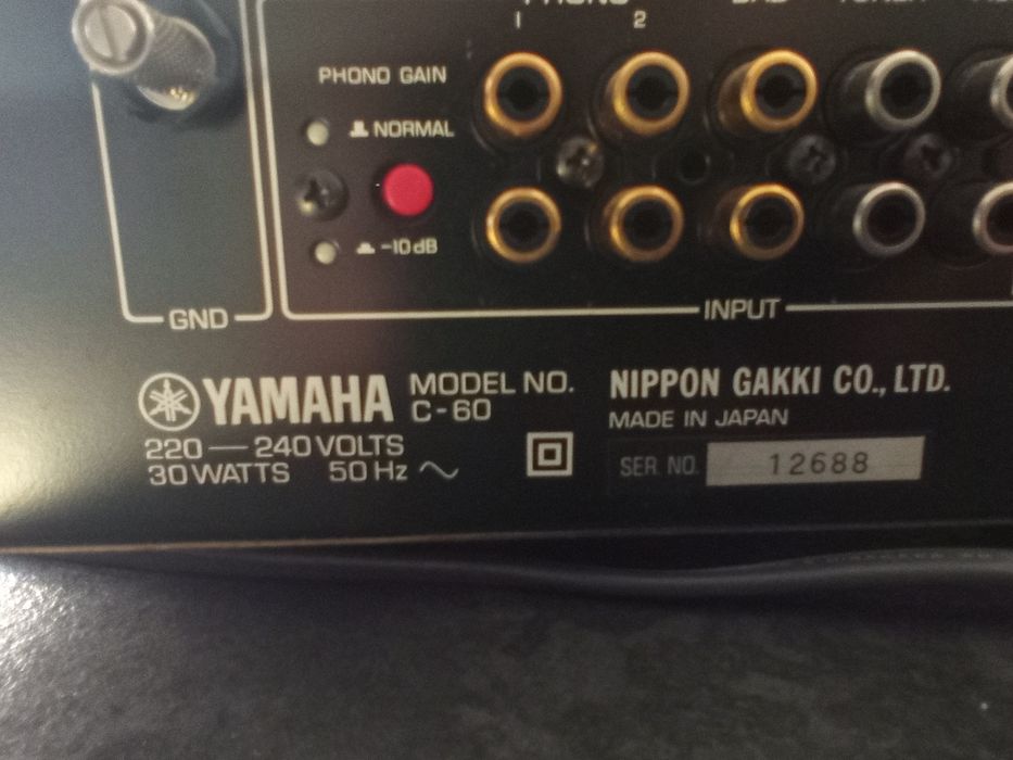 Preamp Yamaha C60