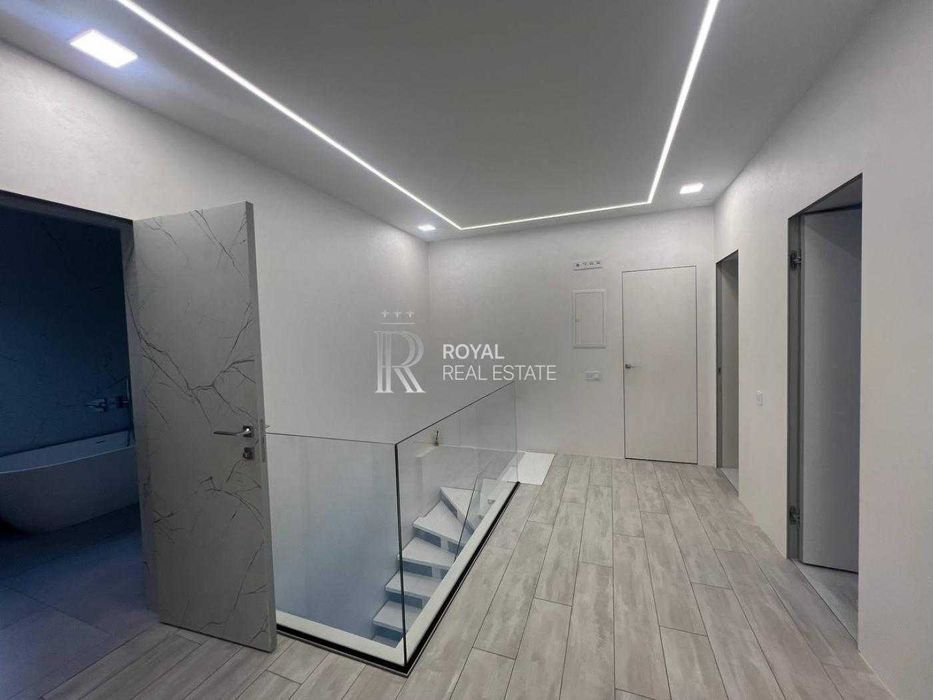 Осещина Продаж Будинку КМ Троянда з Ремонтом 240м2 8 сотих 6к