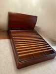 Cama de madeira com elevação + Cabeceira