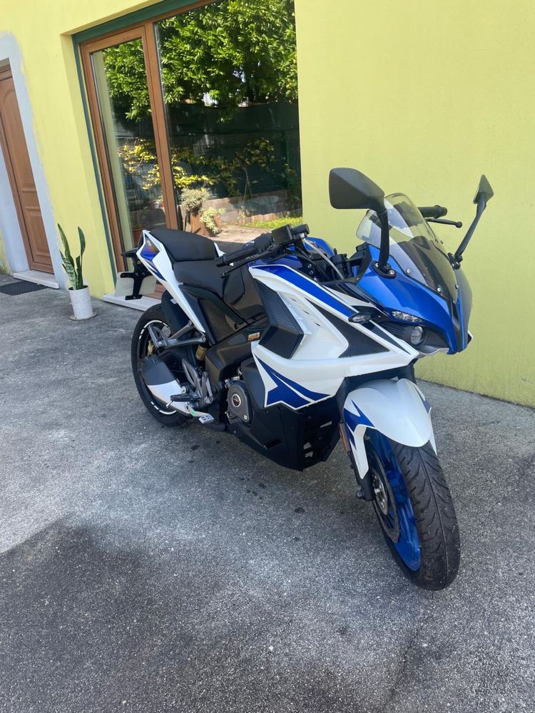 Bajaj Pulsar RS200 NOVA