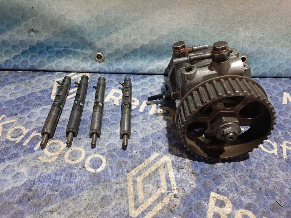 ТНВД Форсунка Е5 Паливний насос Рено Кенго Канго Kangoo  2009-2012