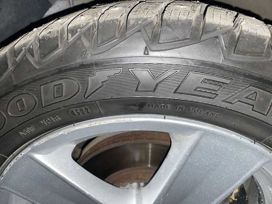 205/55/16 Goodyear Ultra Grip 600. Шип. Зима