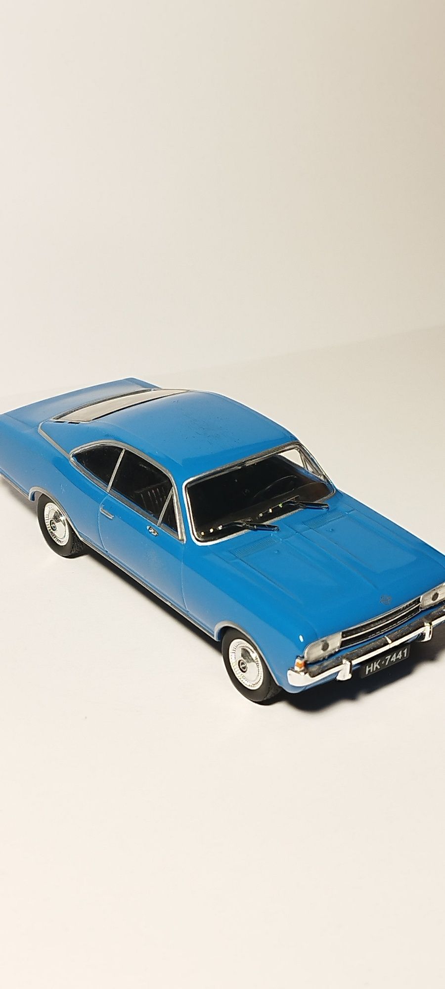Samochodzik auto PRL-u Opel Record C DeAgostini skala 1/43