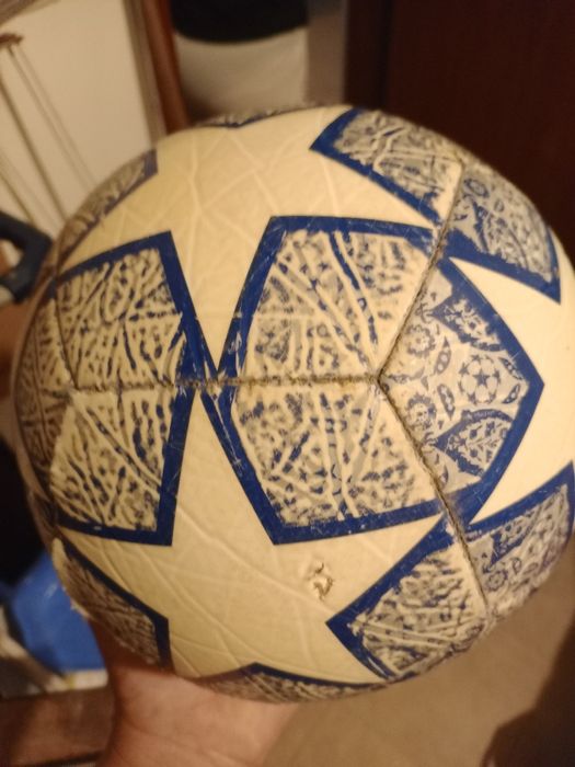 Vendo bola de futebol
