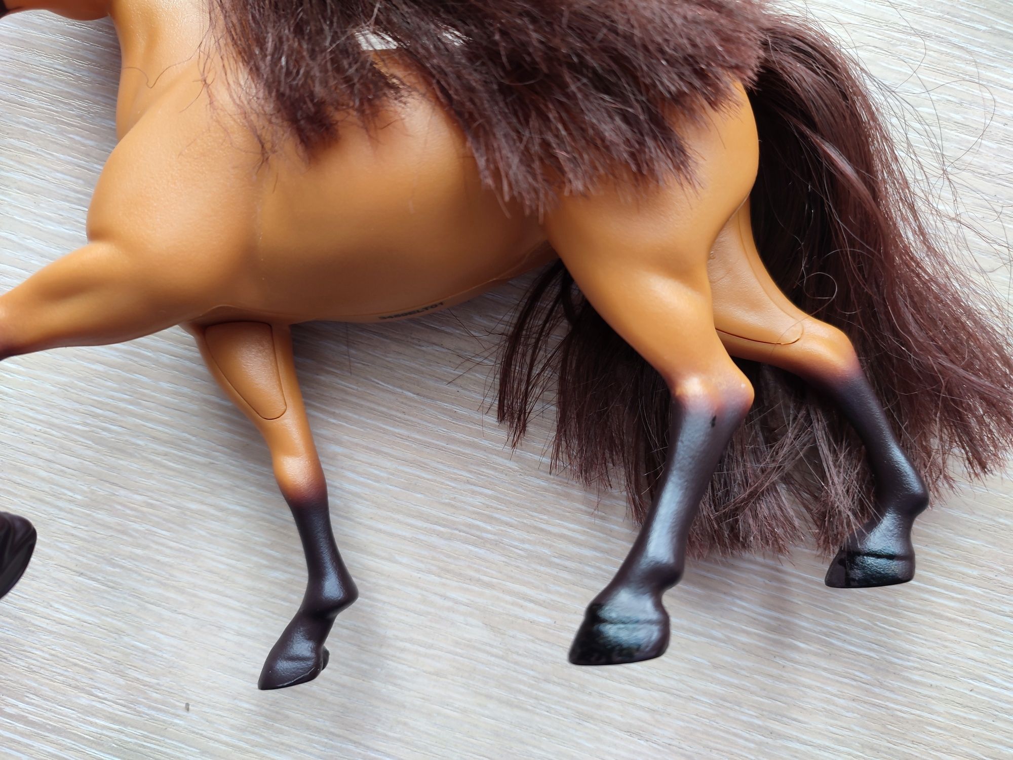 Koń z lalką, Mustang duch wolności i Lacky
