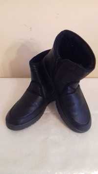 Buty z cholewką „Waldi”, czarne, do sprzedania