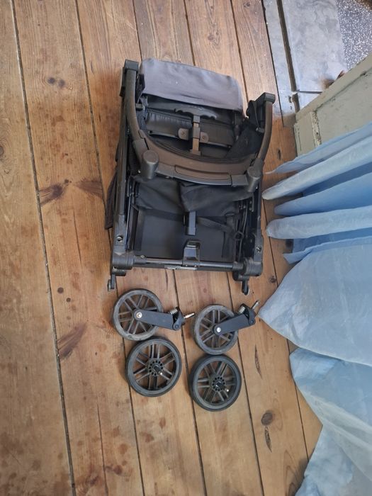 Cadeira de passeio de criança em bom estado