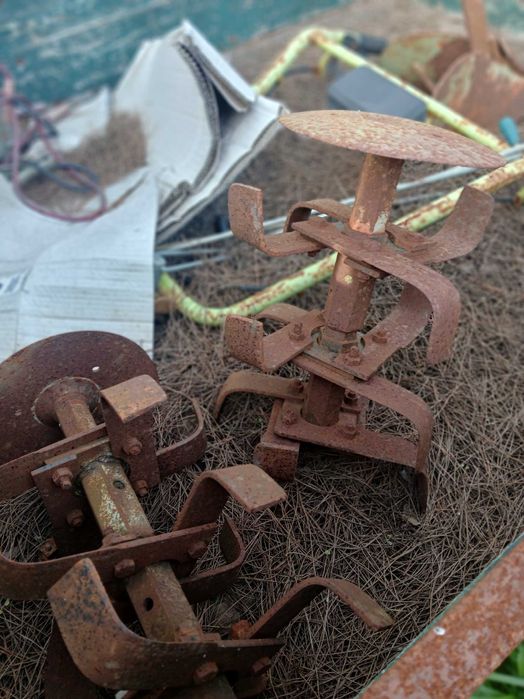 Motoenxada com reboque