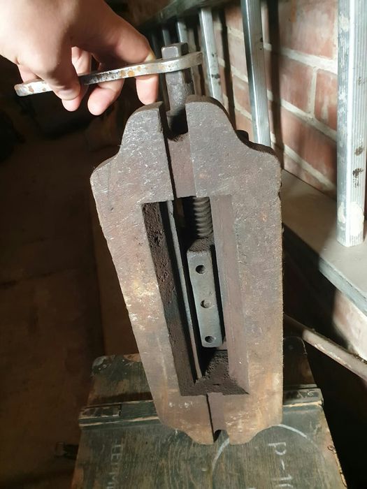 Тиси тиски фрезерні станочні  140 стальні