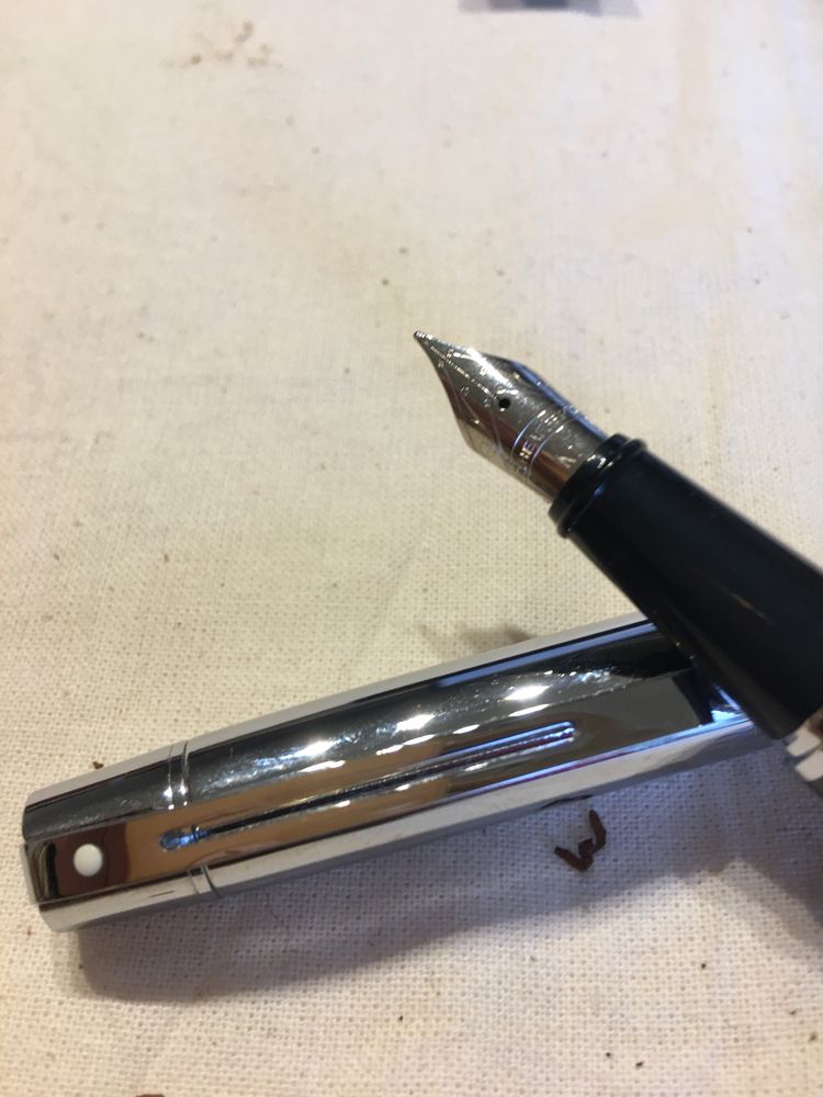 Caneta tinteiro nova Sheaffer com estojo