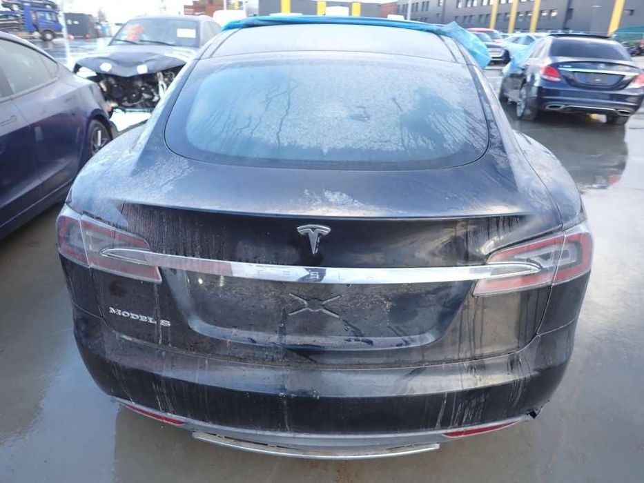 Ляда Тесла модел С (Tesla model S) дорест