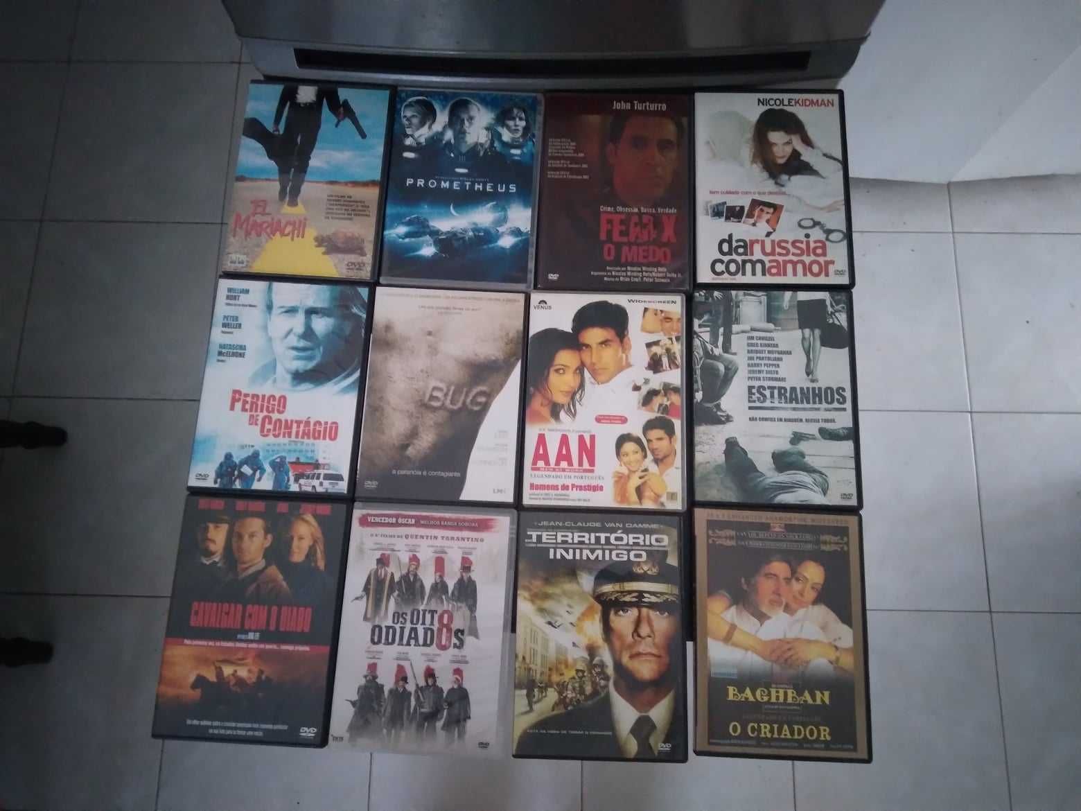 Filmes diversos em DVD.