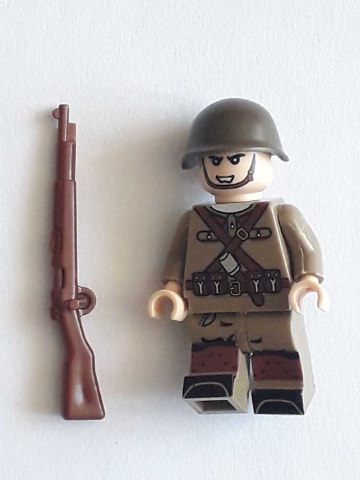 Figurka żołnierza rosyjskiego z bronią WW2 komp. z Cobi i Lego