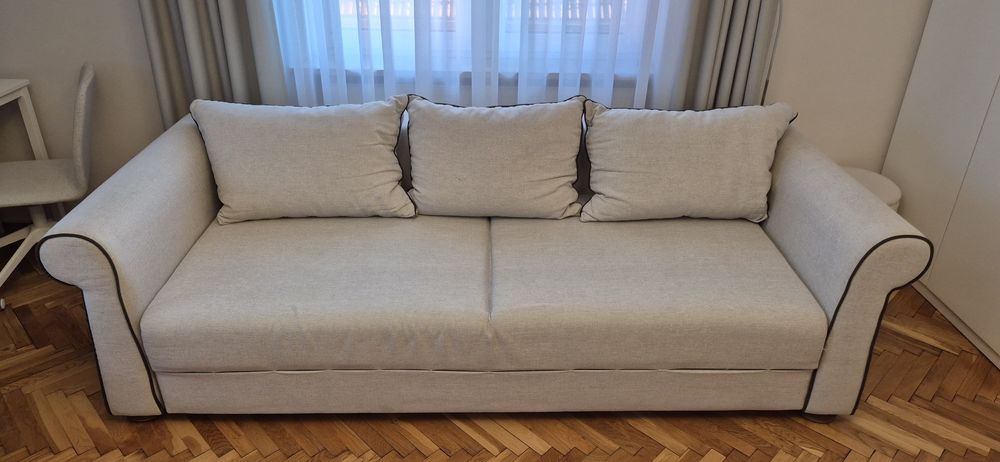 Komplet łóżko rozkładane, fotel, podnóżek w b. dobrym stanie 160*200