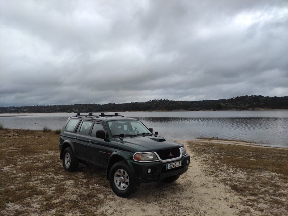 Mitsubishi Pajero Sport 2.5 TD GLS