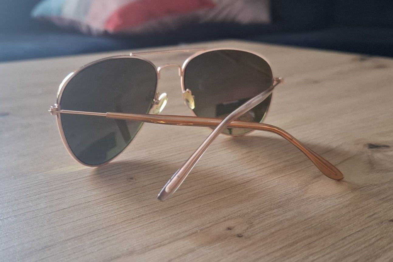 Fajne okulary przeciwsłoneczne, lustrzanki, złote oprawki