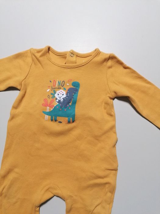 Babygrow Amarelo Mostarda com Dino