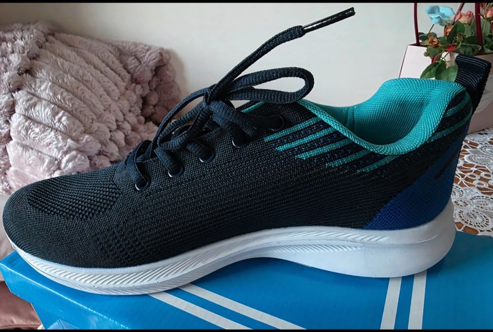 Nowe granatowe damskie sneakersy rozm.41 wkładka 26,7 cm