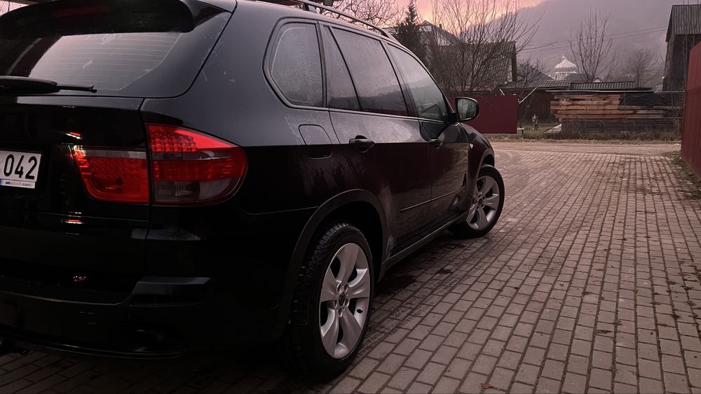Автомобіль BMW х5 е70