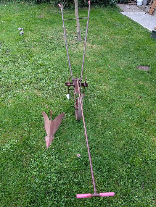 Ручний одноколірний плуг