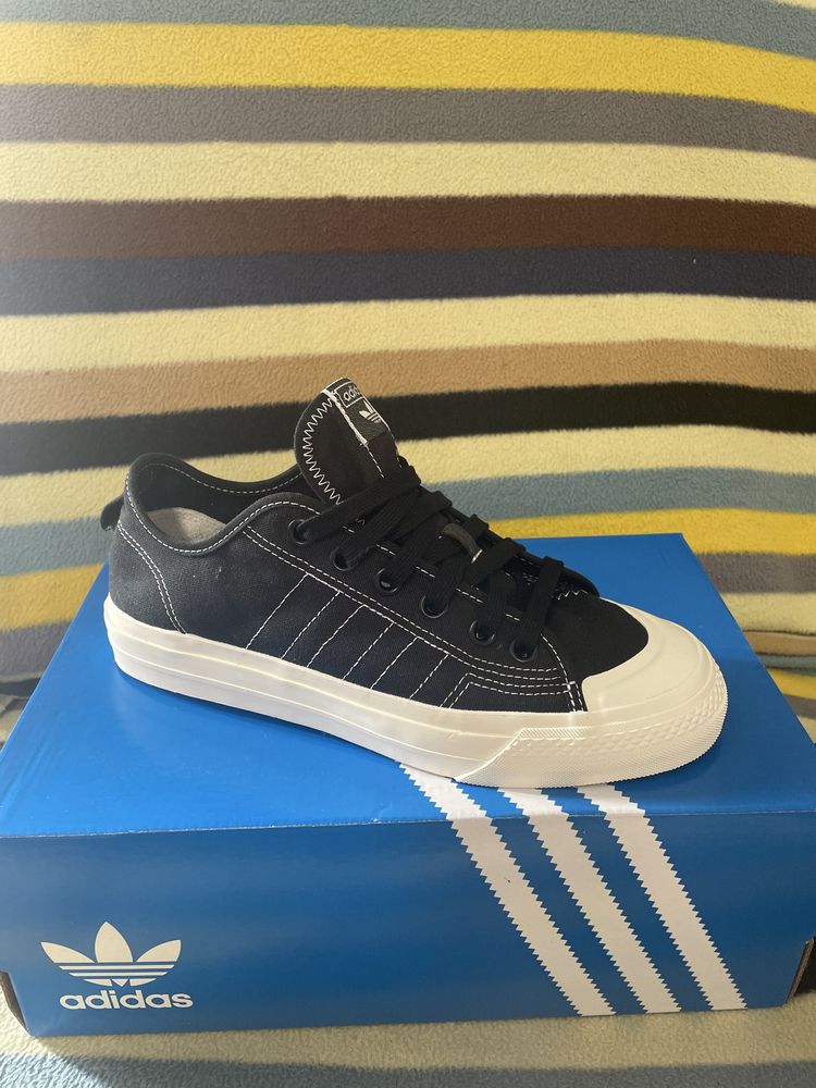 Sapatilhas adidas novas