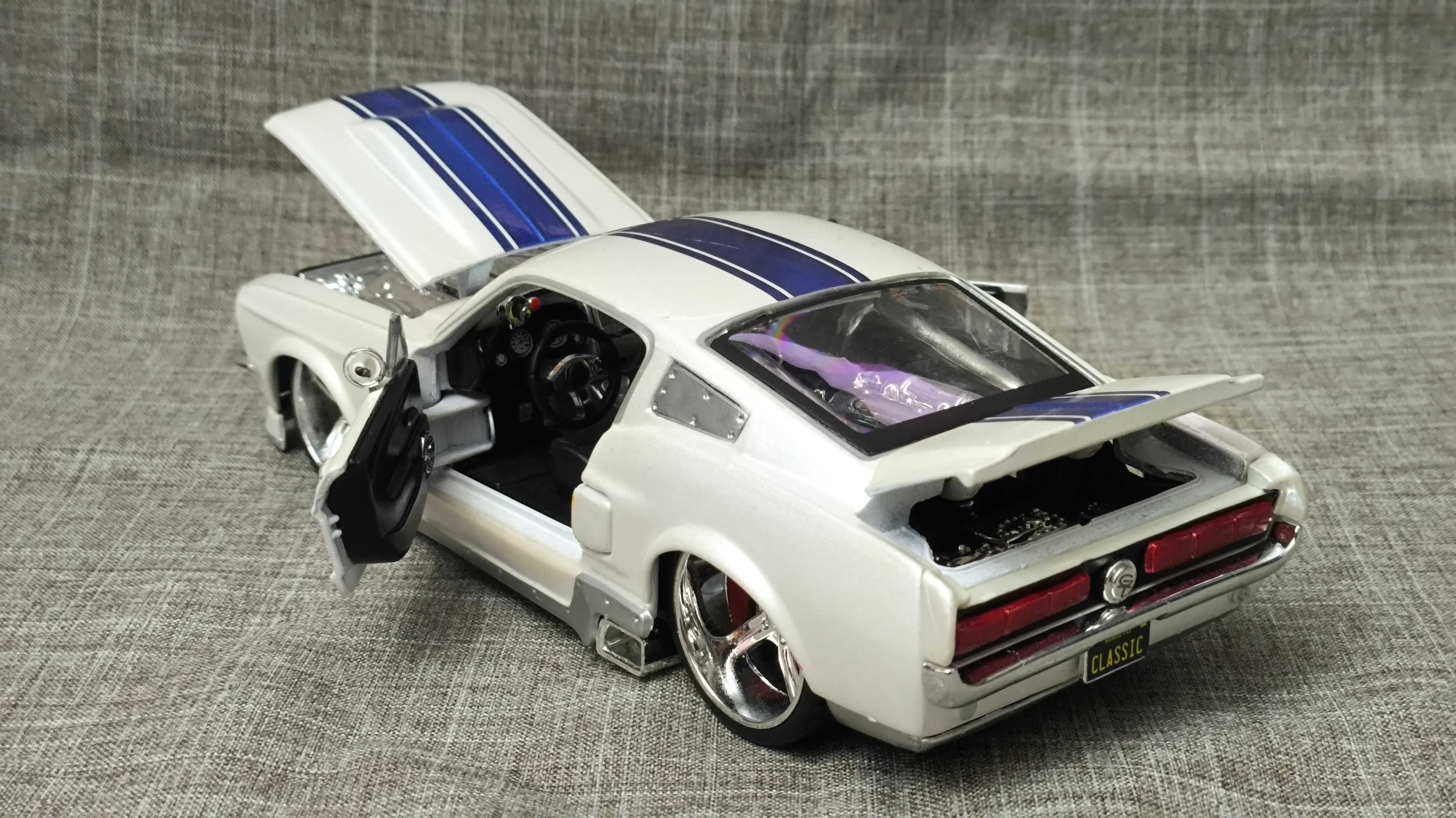 Машинка Ford Mustang GT 1967 1/24 Maisto