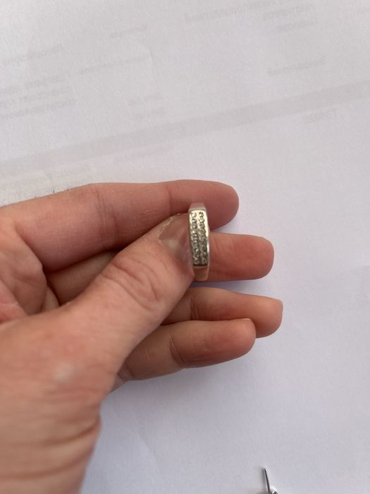 Продам срібну каблучку