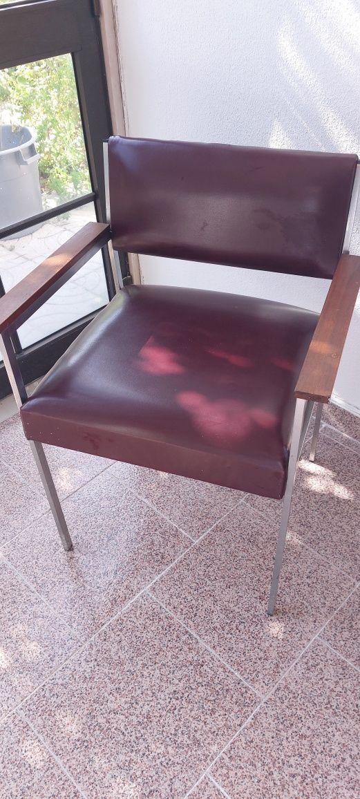 Vendo cadeirão forrado napa