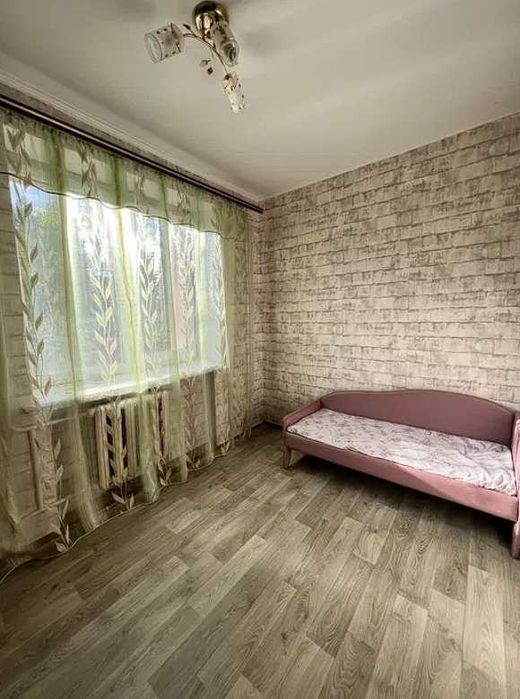 Продам 2-х кімнатну квартиру