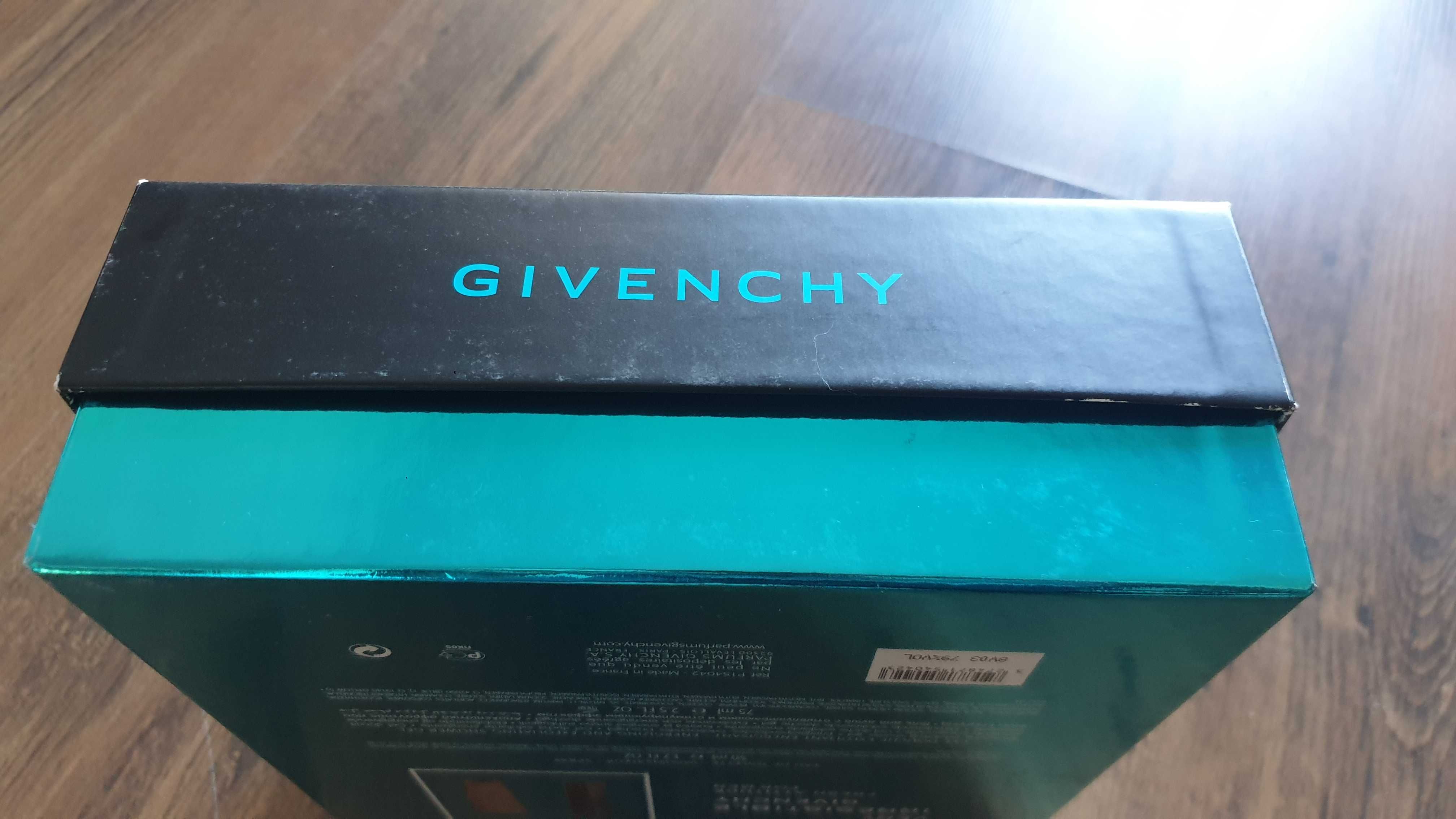 Ozdobne pudełko Givenchy