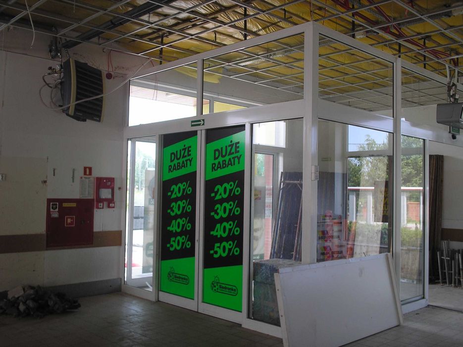 Drzwi zewnętrzne + wiatrołap + drzwi wewnętrzne