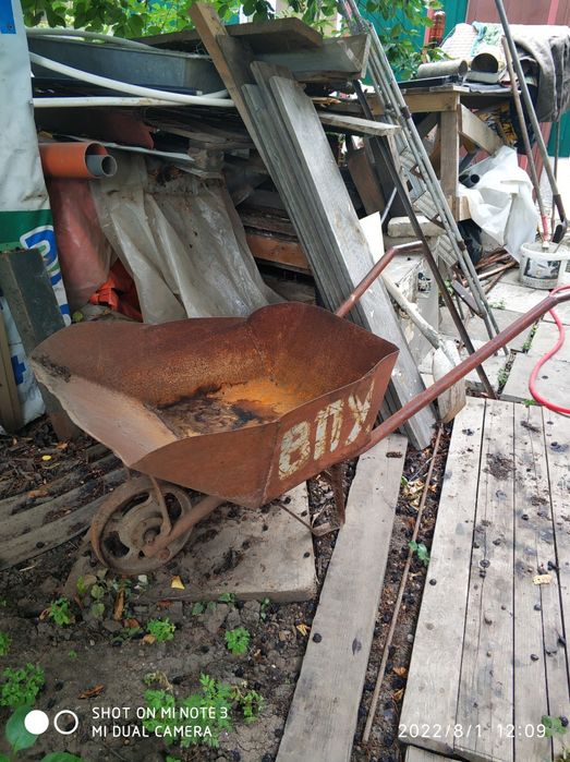 Продам тачку строительную.