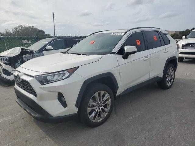 Toyota RAV4 XLE Premium 2021 ]