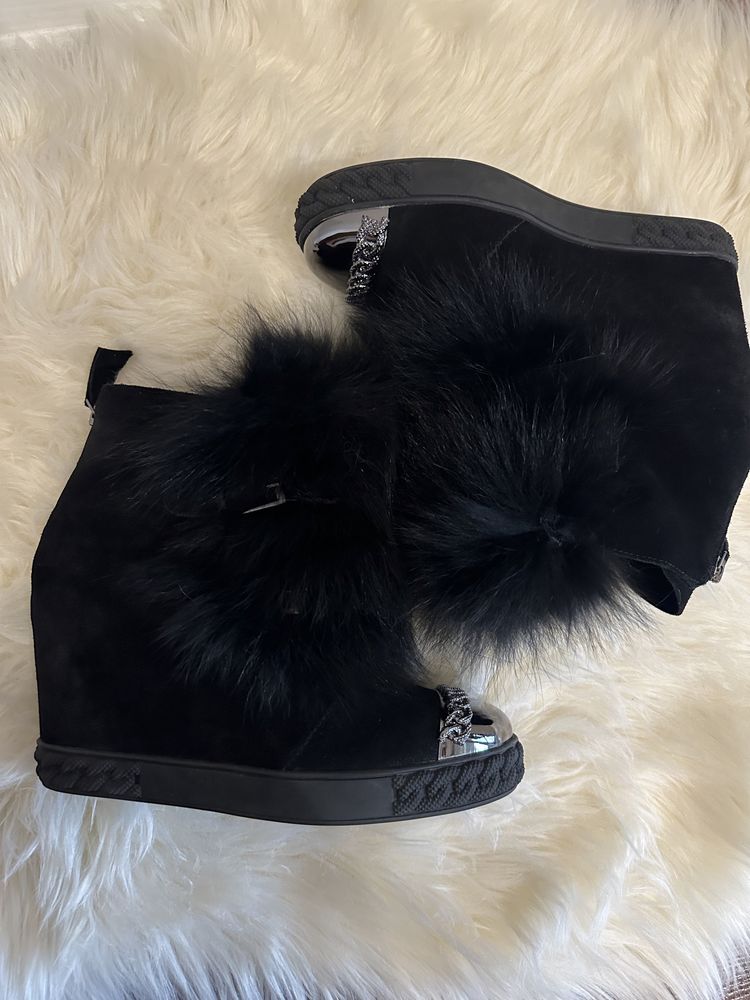 Buty na koturnie casadei z futerkiem 39