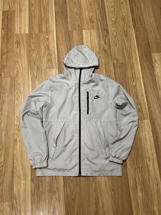 Вітровка Nike біла