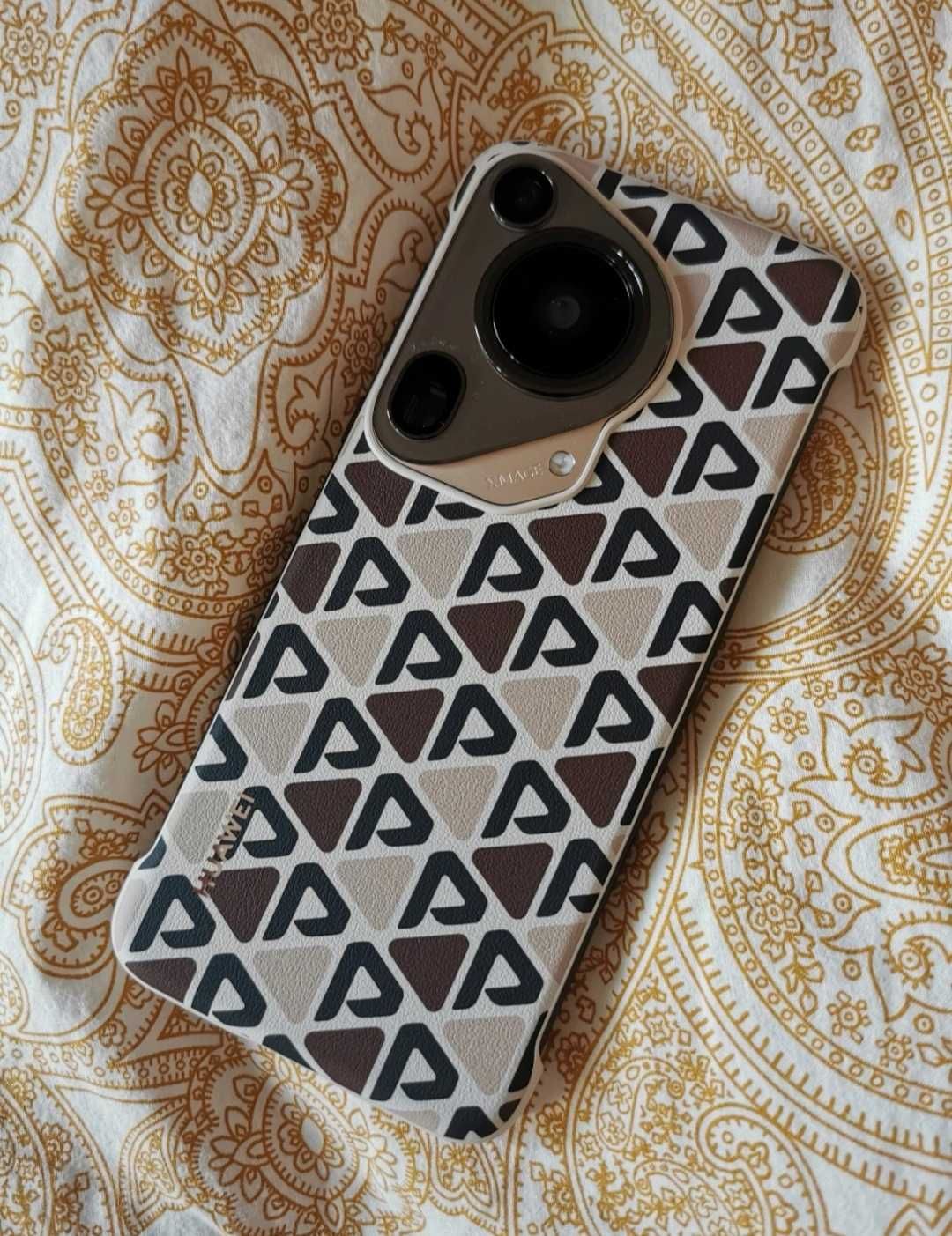 Etui magnetyczne brązowy case Huawei Pura 70 Ultra monogram brąz