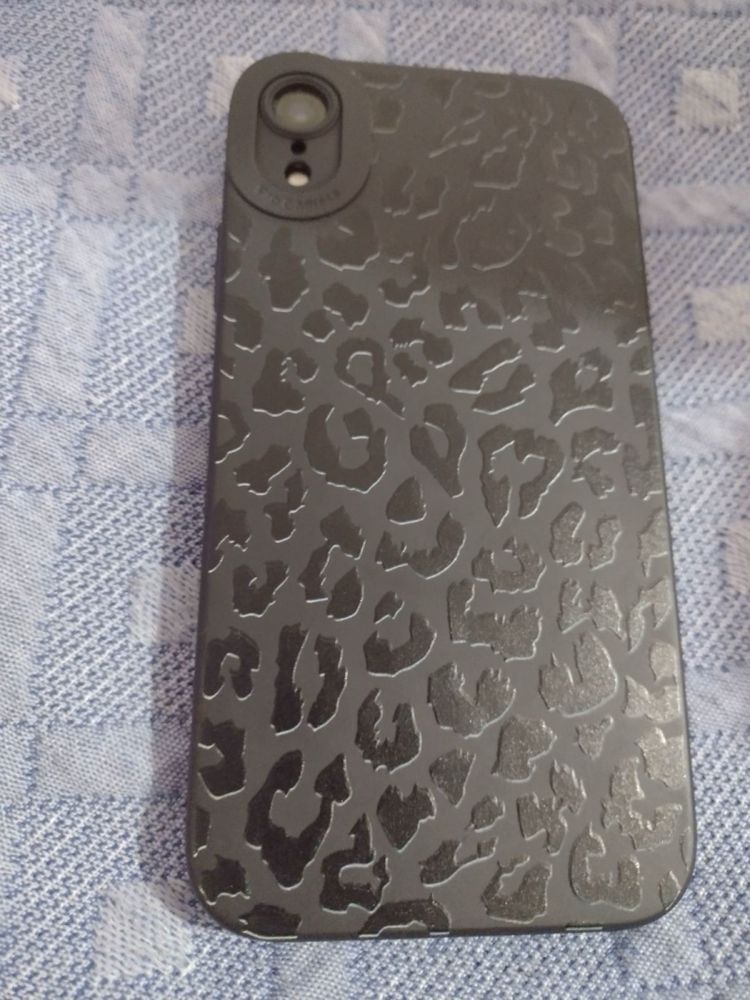 Продам IPhone XR
