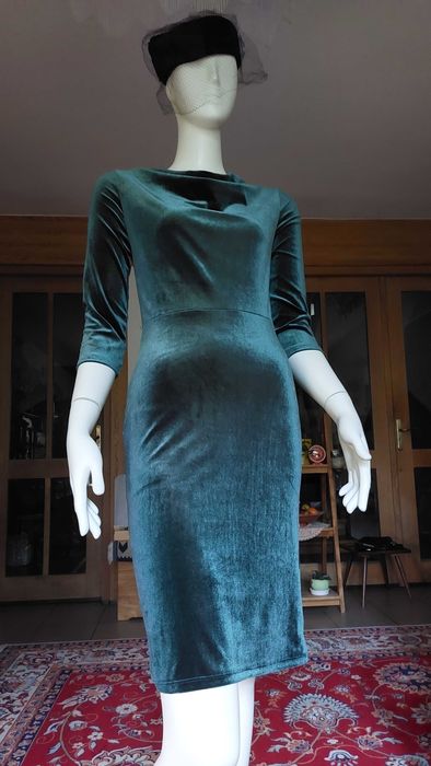 butelkowa szmaragdowa welurowa wieczorowa sukienka H&M ciemnozielona