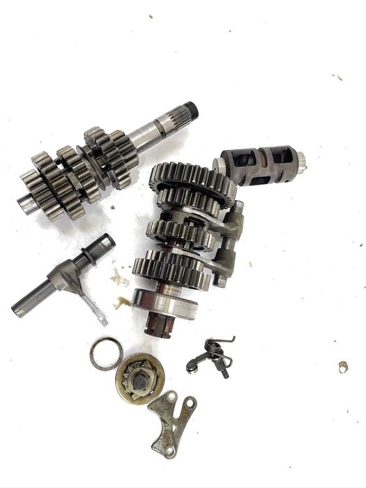 Suzuki Dr 800 Big Skrzynia biegów kompletna części