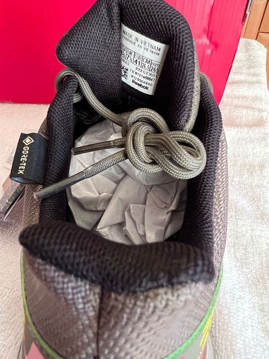 Sapatilhas de trek originais da marca Reebok novas na caixa Nº41,