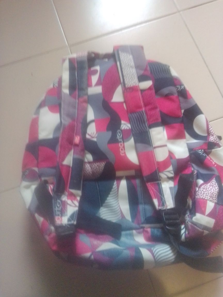 Mochila escolar .