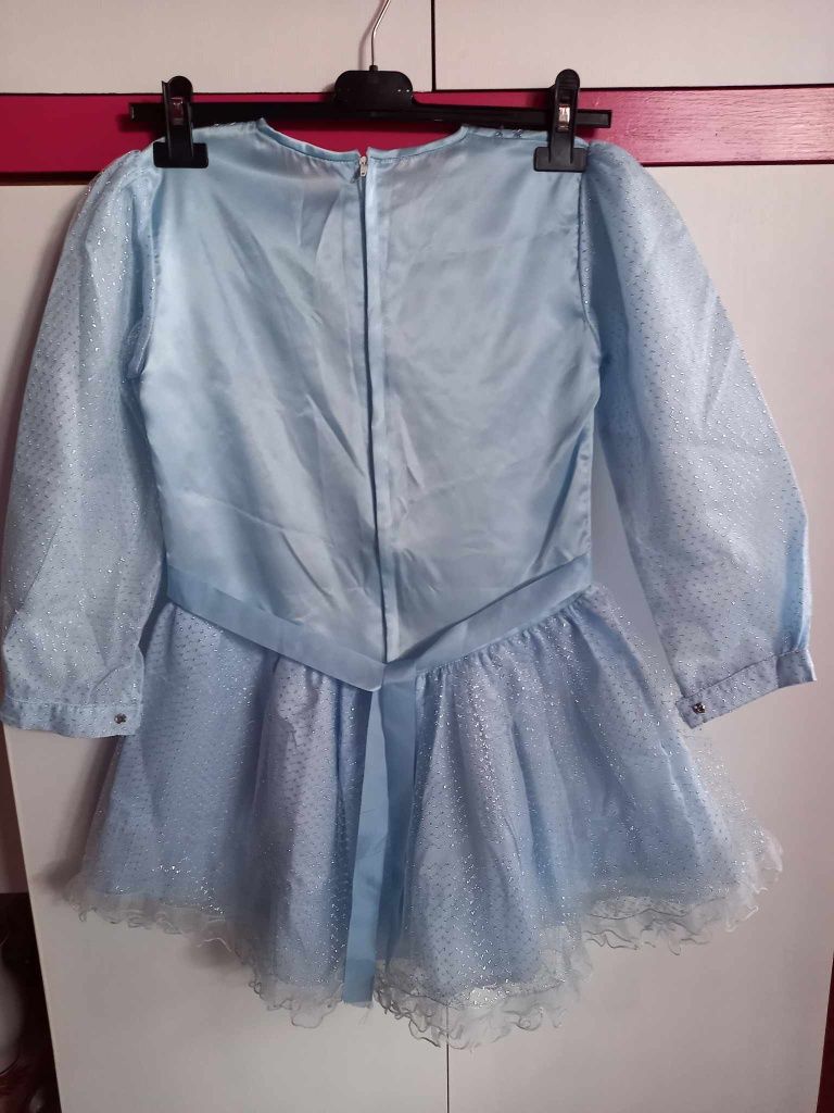 Jasnoniebieska sukienka balowa dla dziewczynki 7-8 lat
