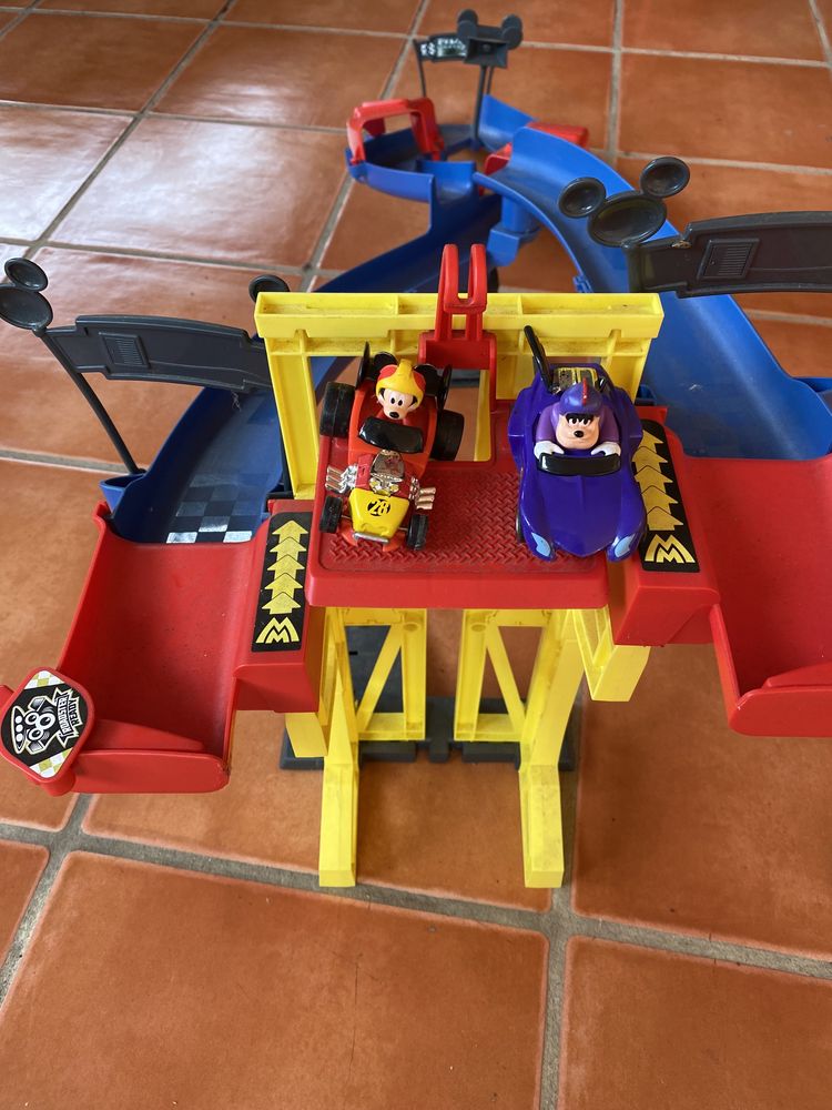 Pista de Treino Mickey Super Pilotos - IMC Toys