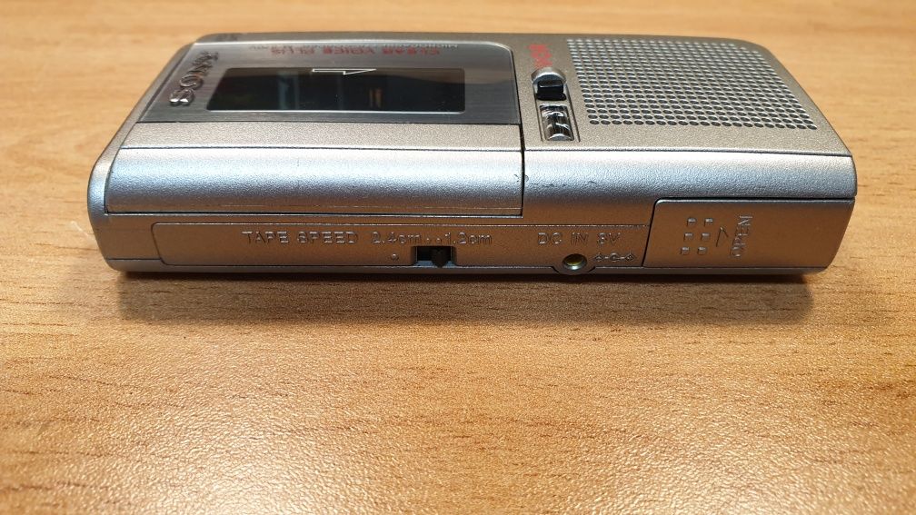 SONY M-570V Micro Cassette Recorder VOR + 3 Micro Cassettes